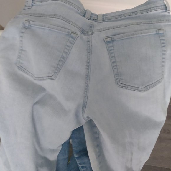 Gloria Vanderbilt Jeans - Picture 5 of 9